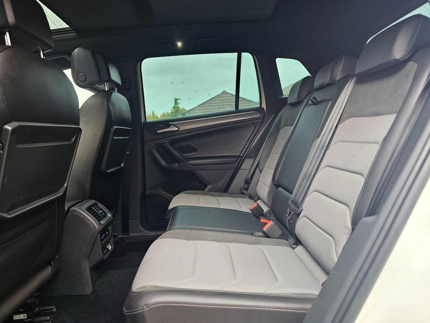 Used Volkswagen Tiguan 2020 for sale - 76498485: Photo 33