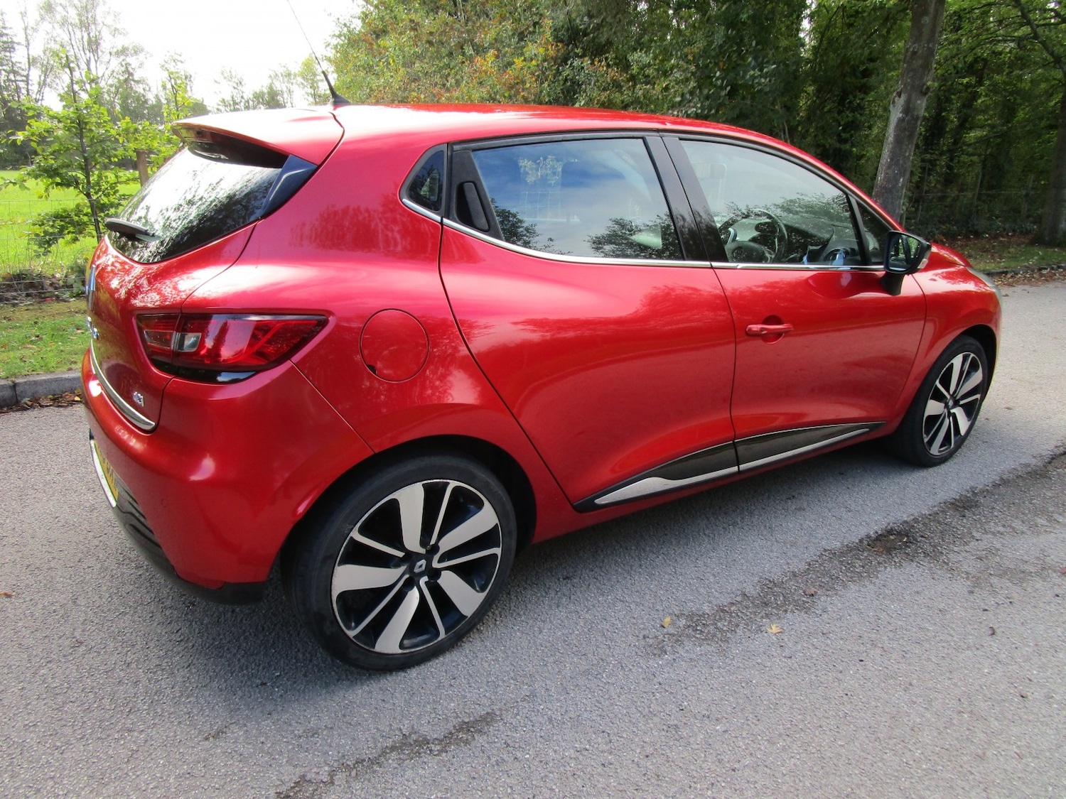Used Renault Clio 2016 for sale - 76186823: Photo 2