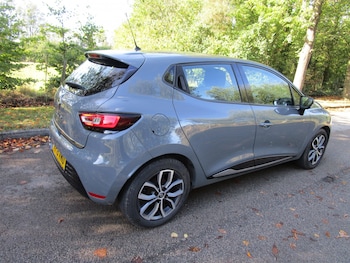Used Renault Clio 2018 for sale - 76186692: Photo 2