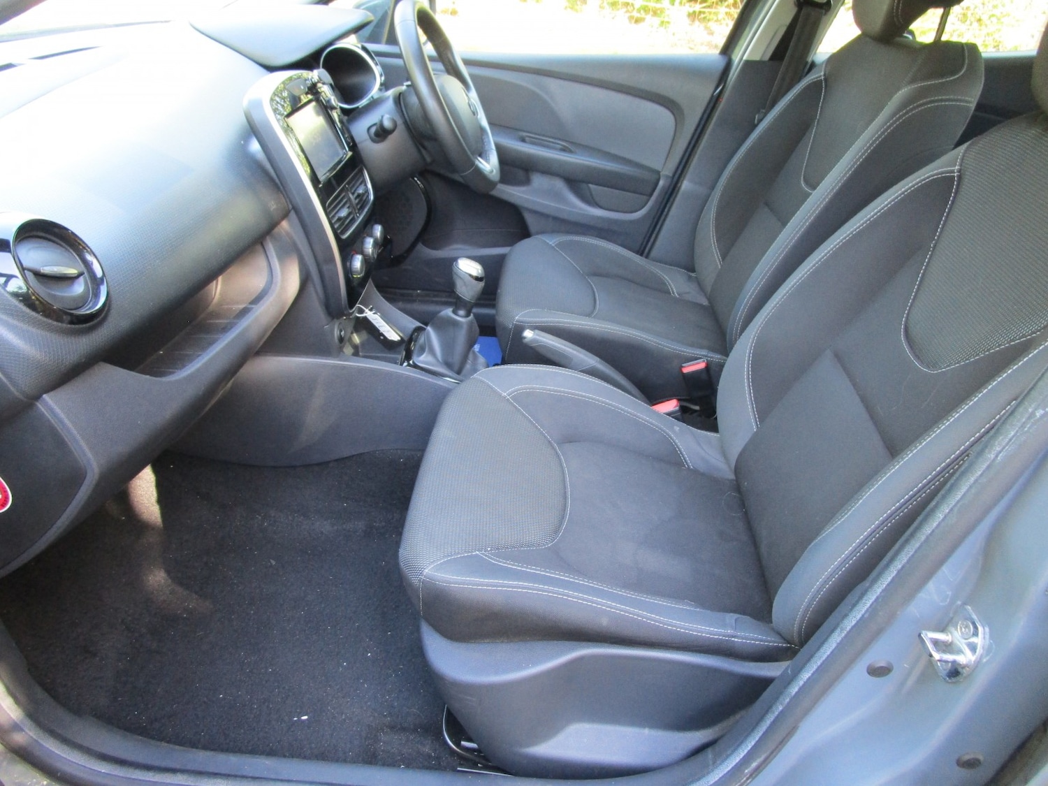 Used Renault Clio 2018 for sale - 76186692: Photo 9