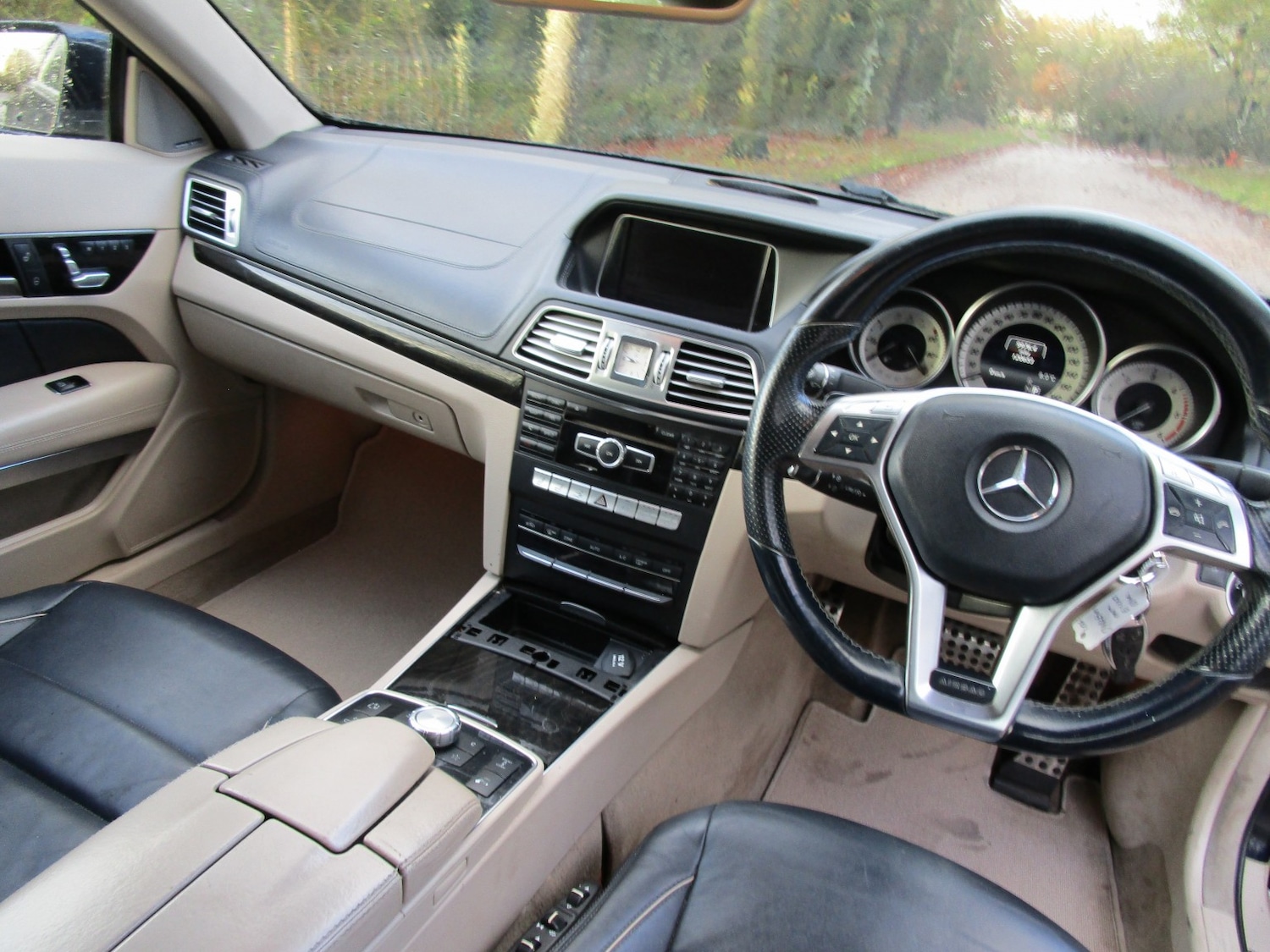 Used Mercedes-Benz E Class 2014 for sale - 76591599: Photo 10