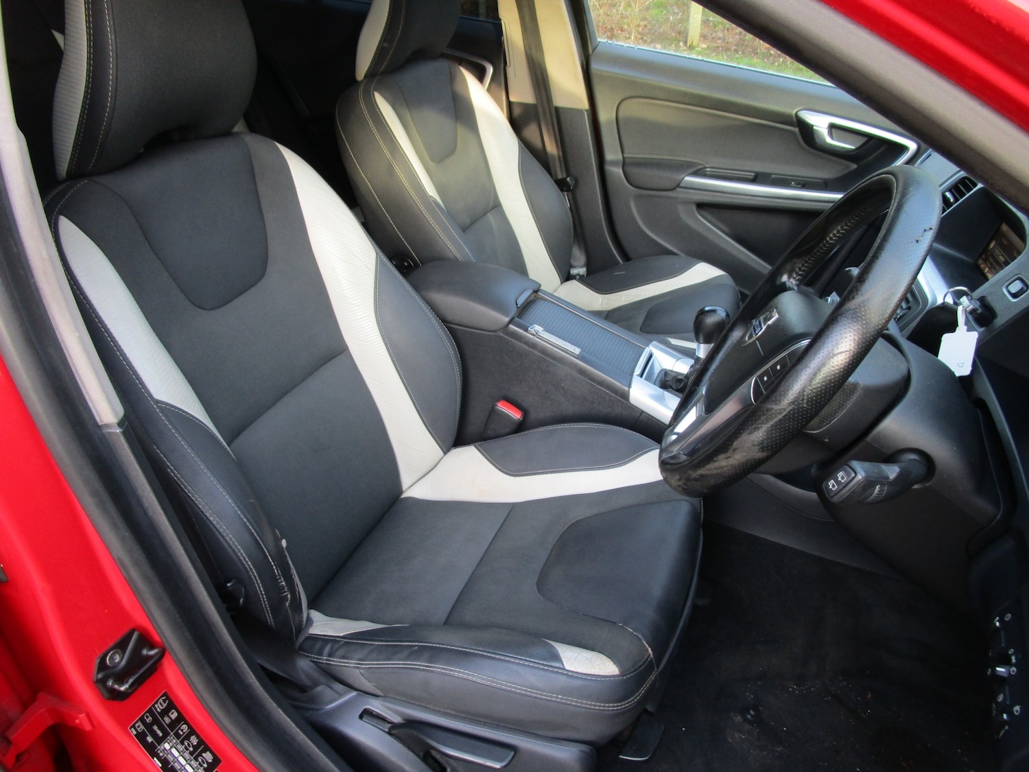 Used Volvo V60 2011 for sale - 77027969: Photo 10