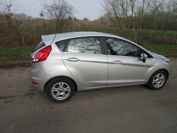 Used Ford Fiesta 2015 for sale - 77572888: Photo