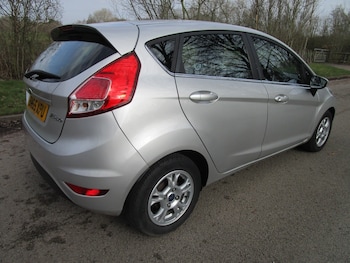 Used Ford Fiesta 2015 for sale - 77572888: Photo