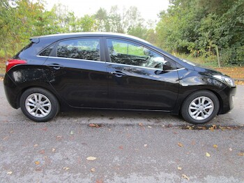 Used Hyundai i30 2015 for sale - 76186759: Photo 2