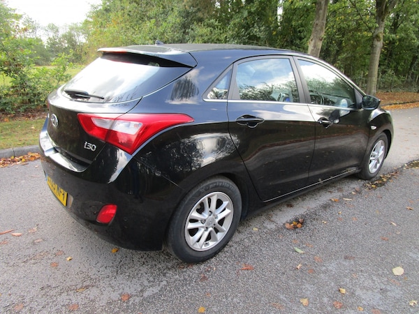 Used Hyundai i30 2015 for sale - 76186759: Photo 3