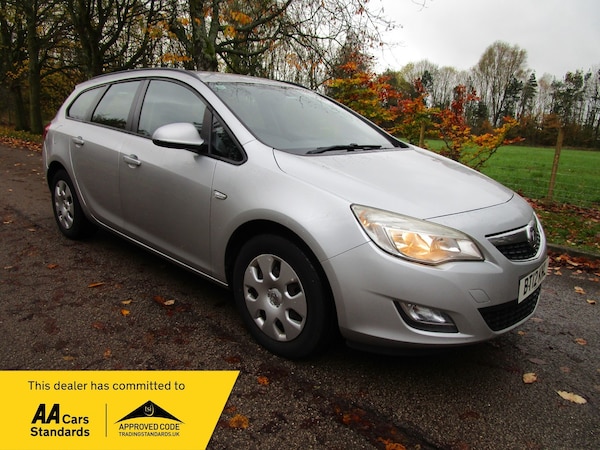 Cheap Vauxhall Astra 2012 - 1.7 CDTi ecoFLEX Exclusiv 5-Door for sale in Warrington, Cheshire