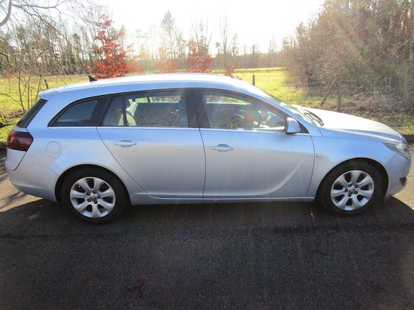 Used Vauxhall Insignia 2016 for sale - 75380619: Photo 2