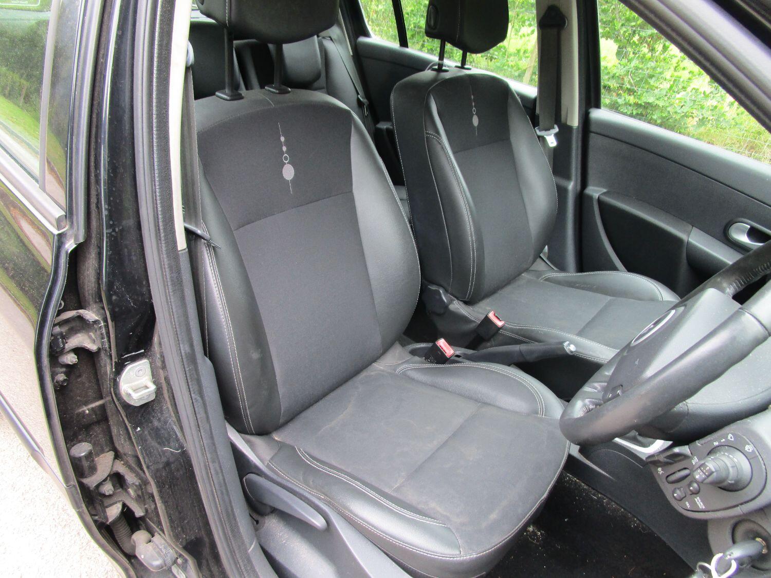 Used Renault Clio 2012 for sale - 76186782: Photo 10