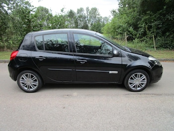 Used Renault Clio 2012 for sale - 76186782: Photo 2
