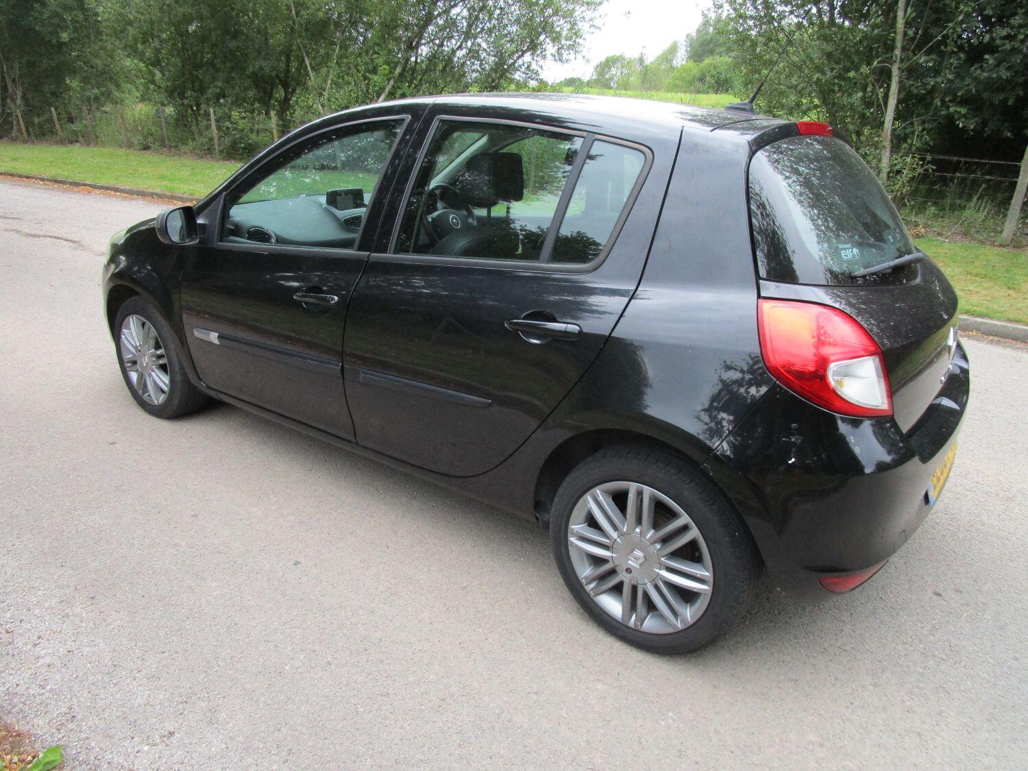Used Renault Clio 2012 for sale - 76186782: Photo 6