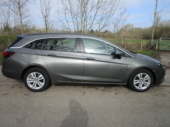 Used Vauxhall Astra 2017 for sale - 77906538: Photo