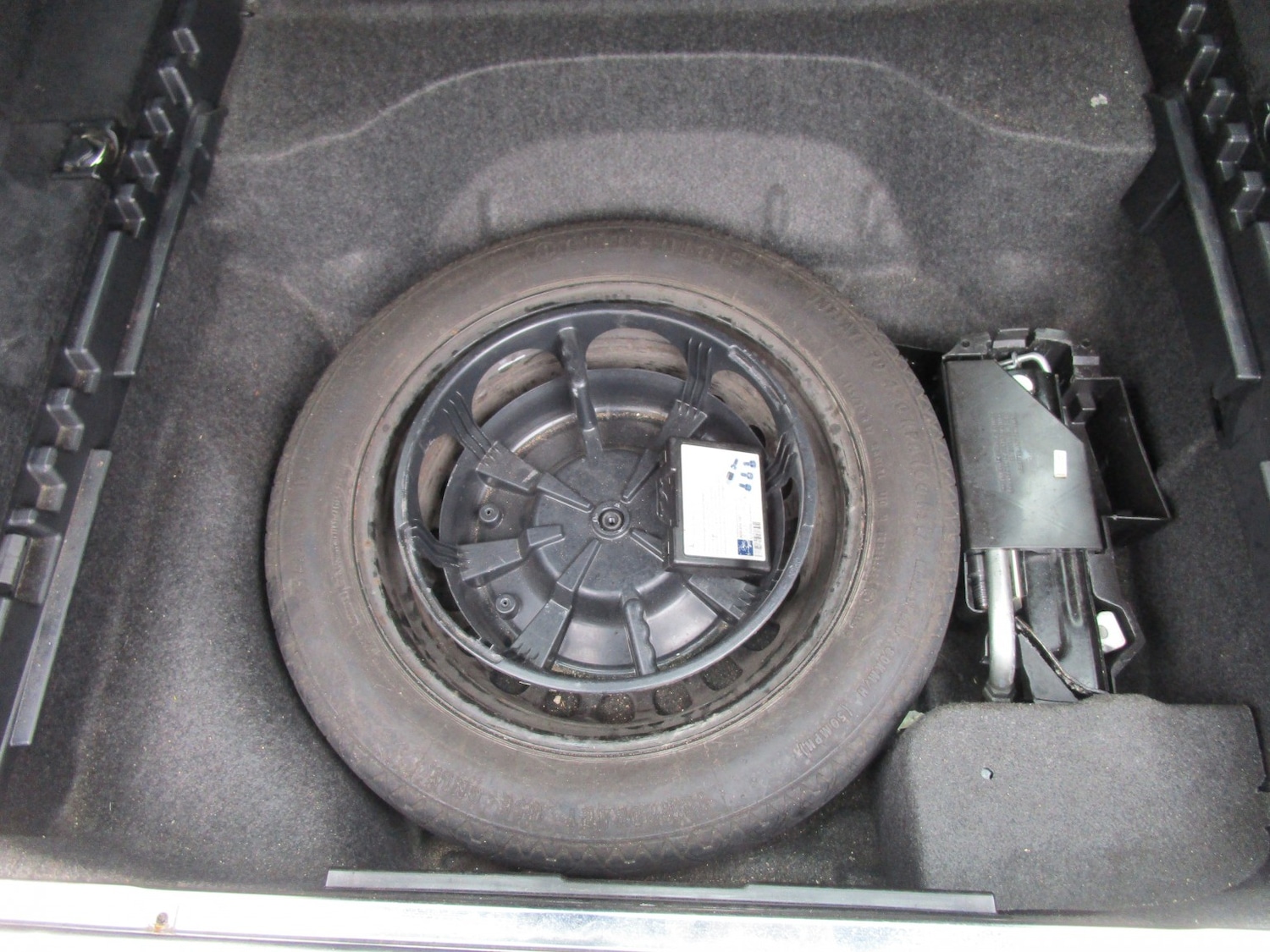 Used Mercedes-Benz E Class 2014 for sale - 77656328: Photo 33