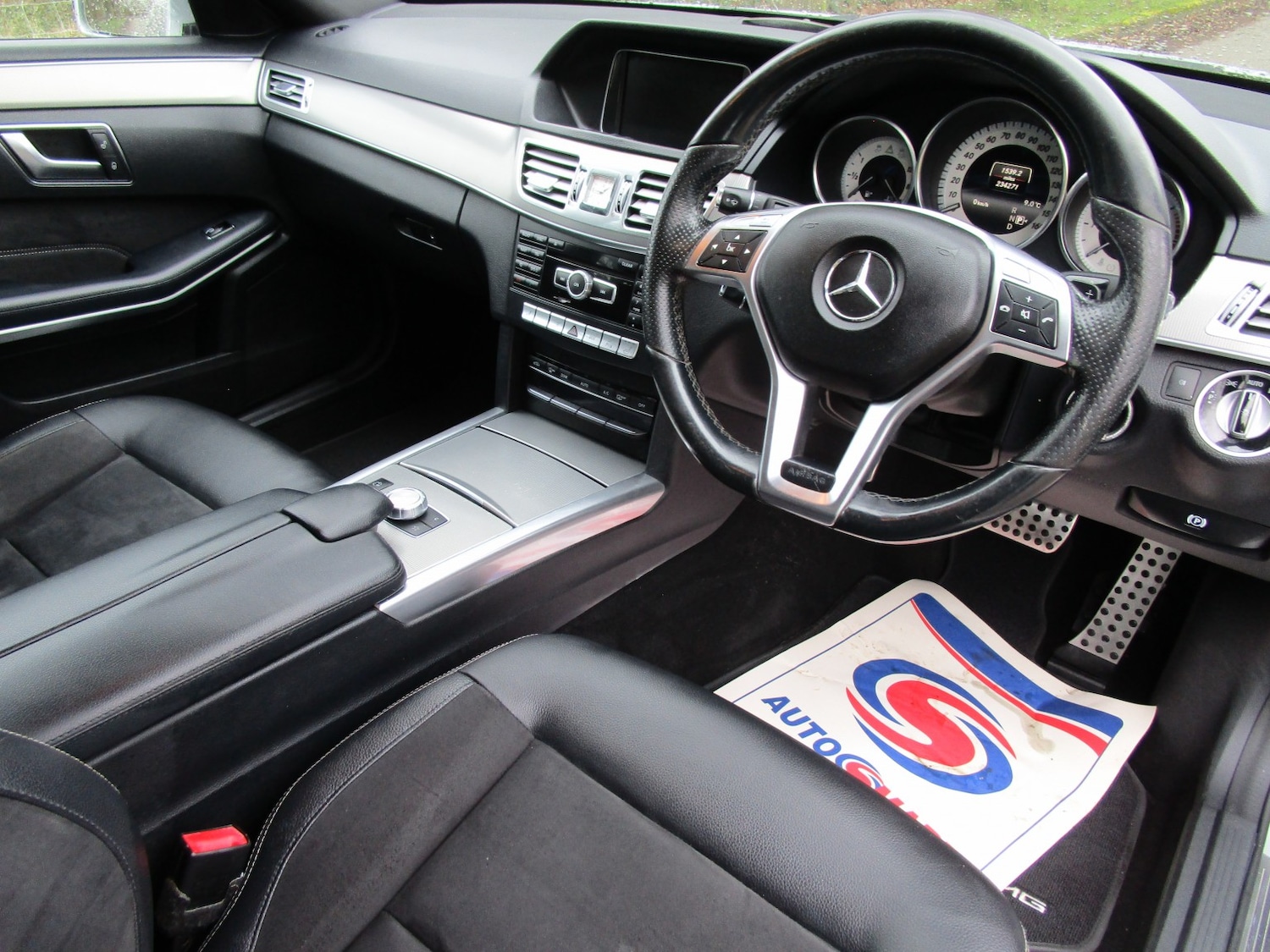 Used Mercedes-Benz E Class 2014 for sale - 77656328: Photo 4