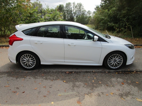 Used Ford Focus 2014 for sale - 76186763: Photo 2