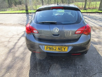 Used Vauxhall Astra 2012 for sale - 77906697: Photo