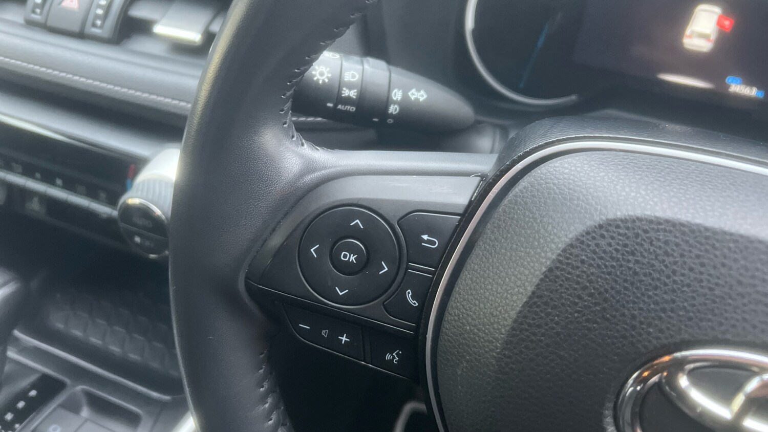 Used Toyota RAV4 2021 for sale - 76859657: Photo 40