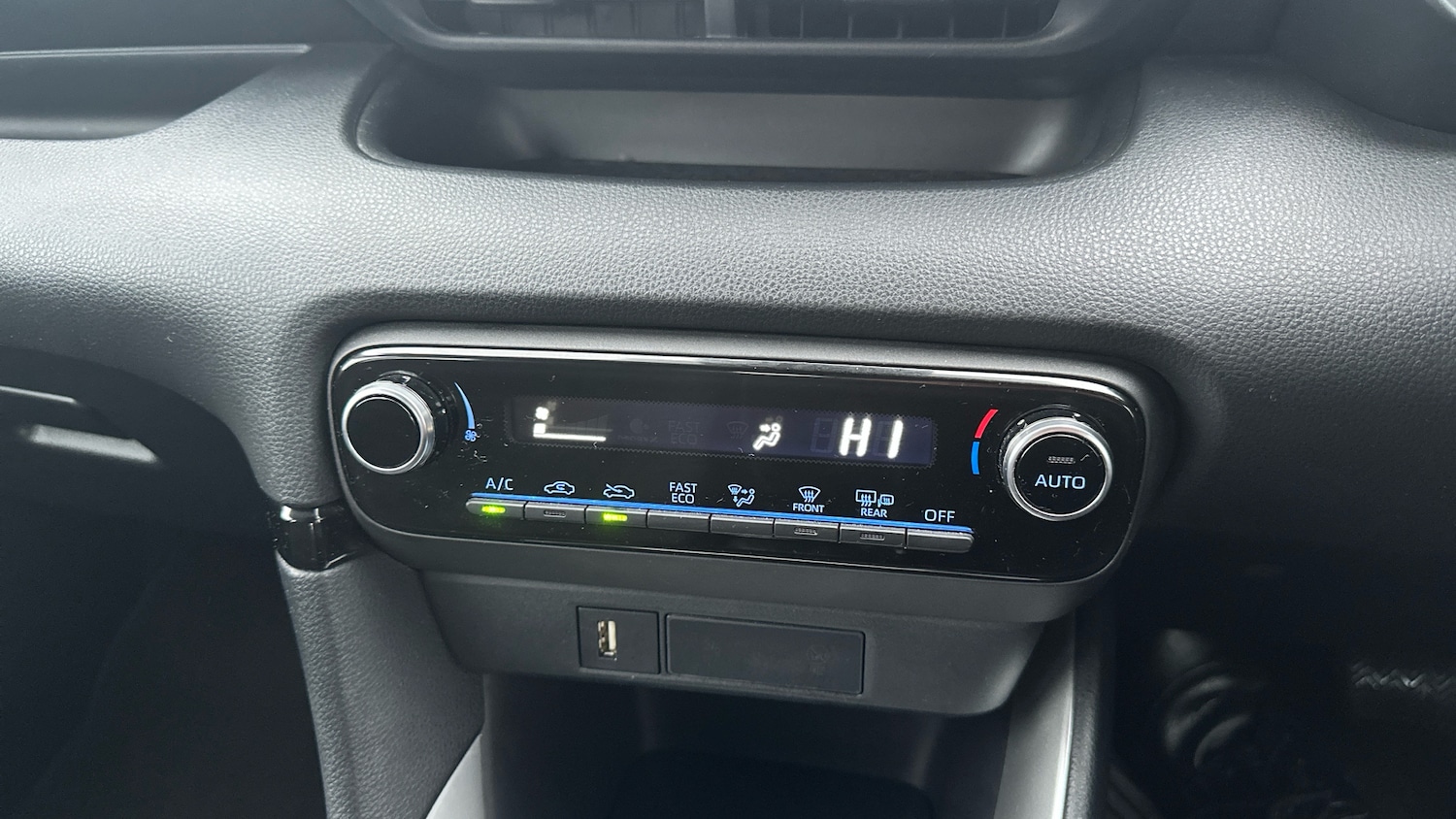 Used Toyota Yaris 2023 for sale - 77474612: Photo 27