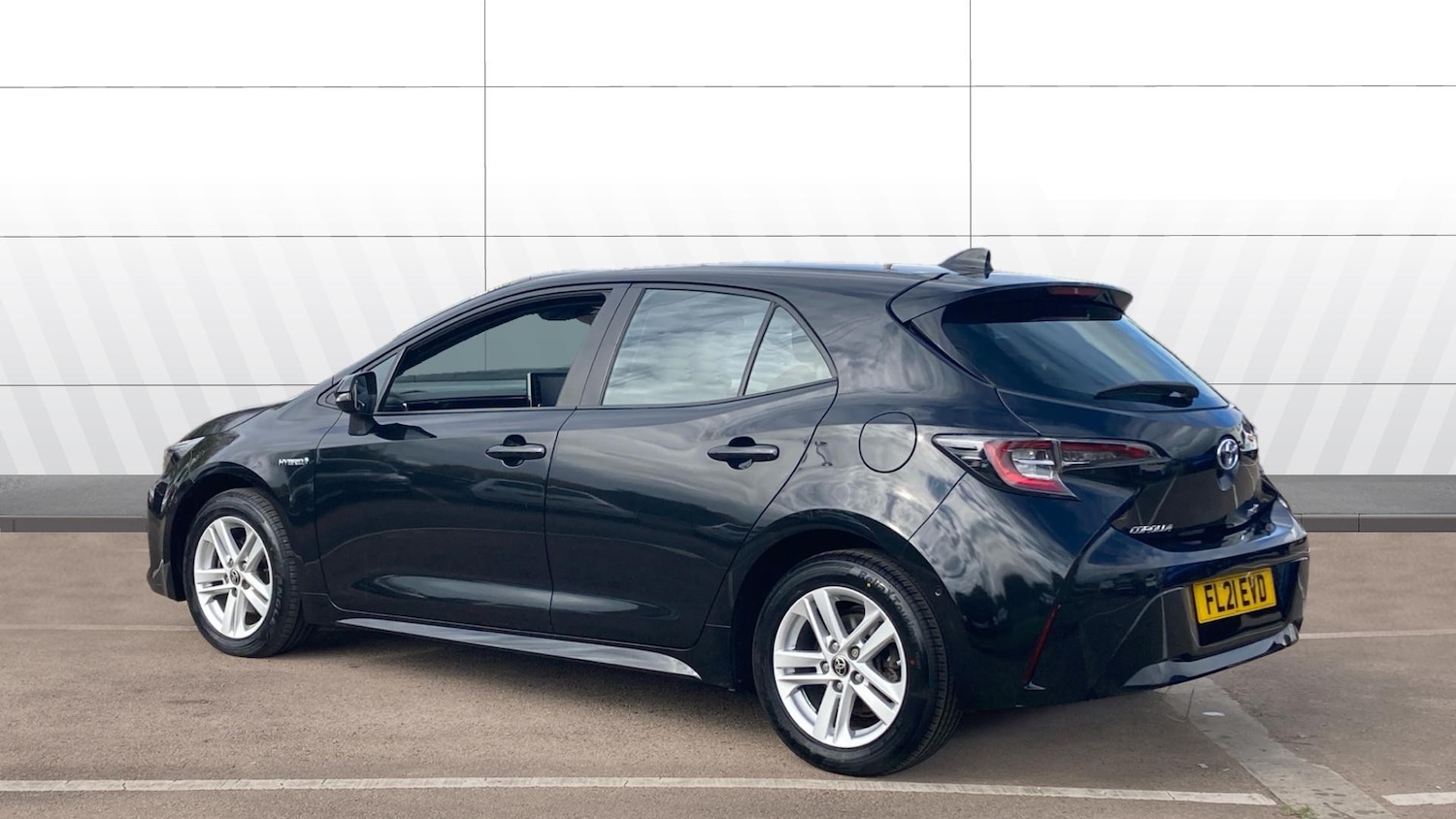 Used Toyota Corolla 2021 for sale - 76532043: Photo 2