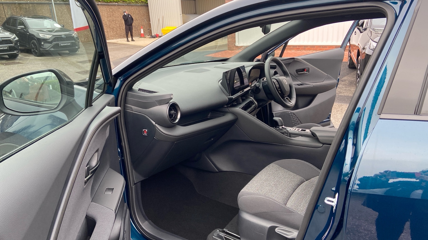 Used Toyota C-HR 2025 for sale - 78078769: Photo 10