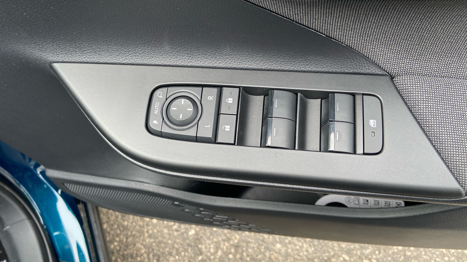 Used Toyota C-HR 2025 for sale - 78078769: Photo 20