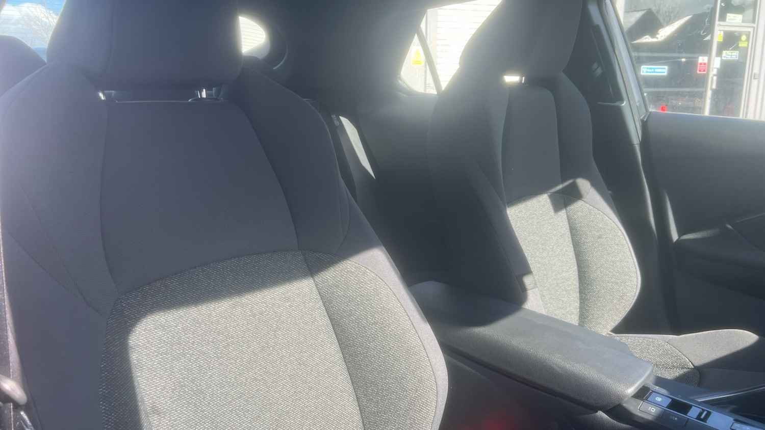 Used Toyota C-HR 2024 for sale - 78190907: Photo 20