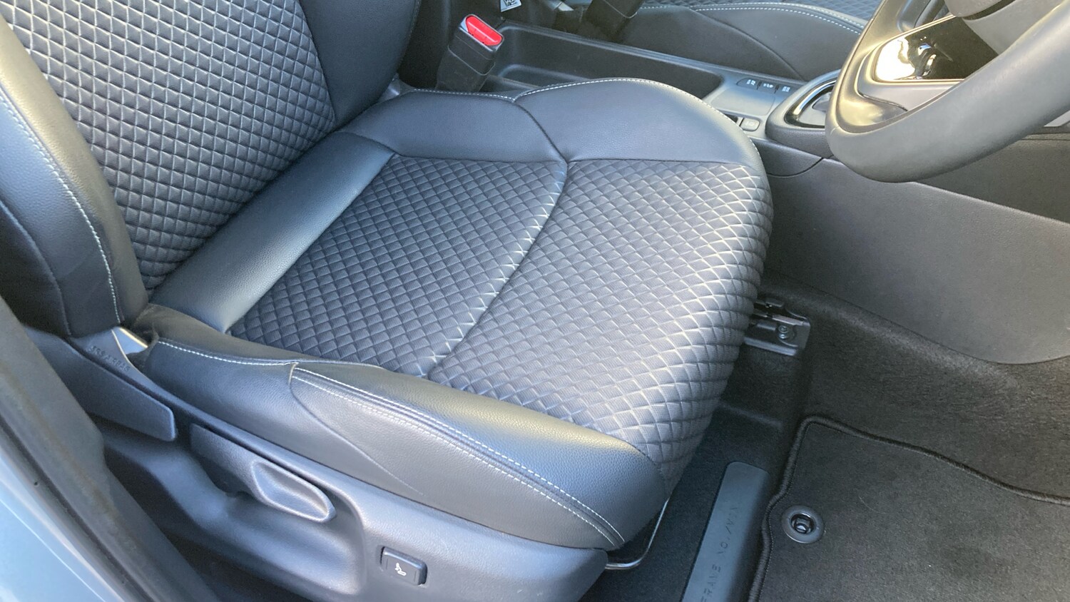 Used Toyota Yaris 2024 for sale - 78144200: Photo 17