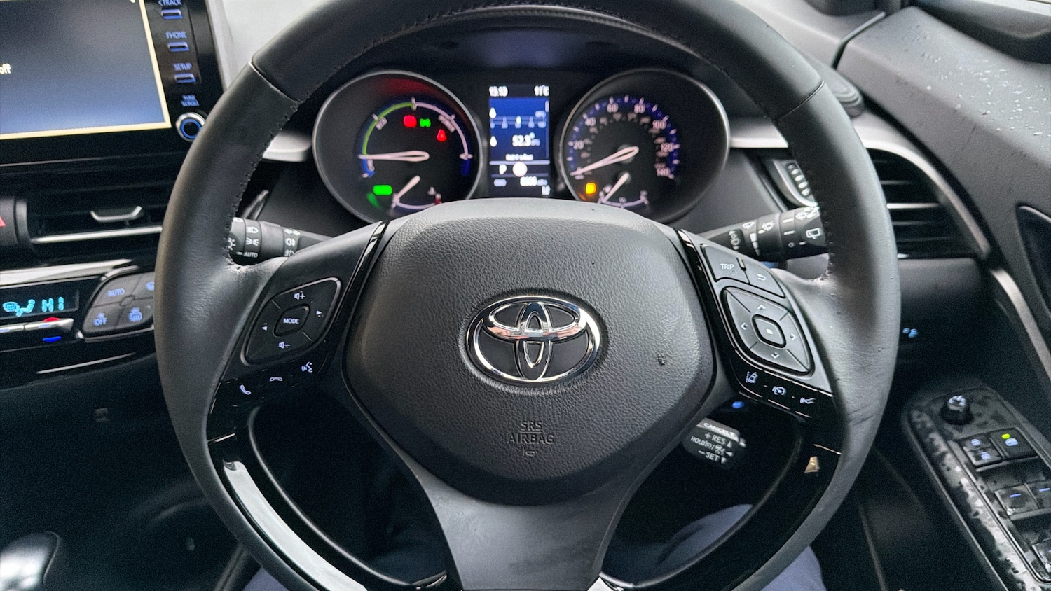 Used Toyota C-HR 2023 for sale - 76960649: Photo 8