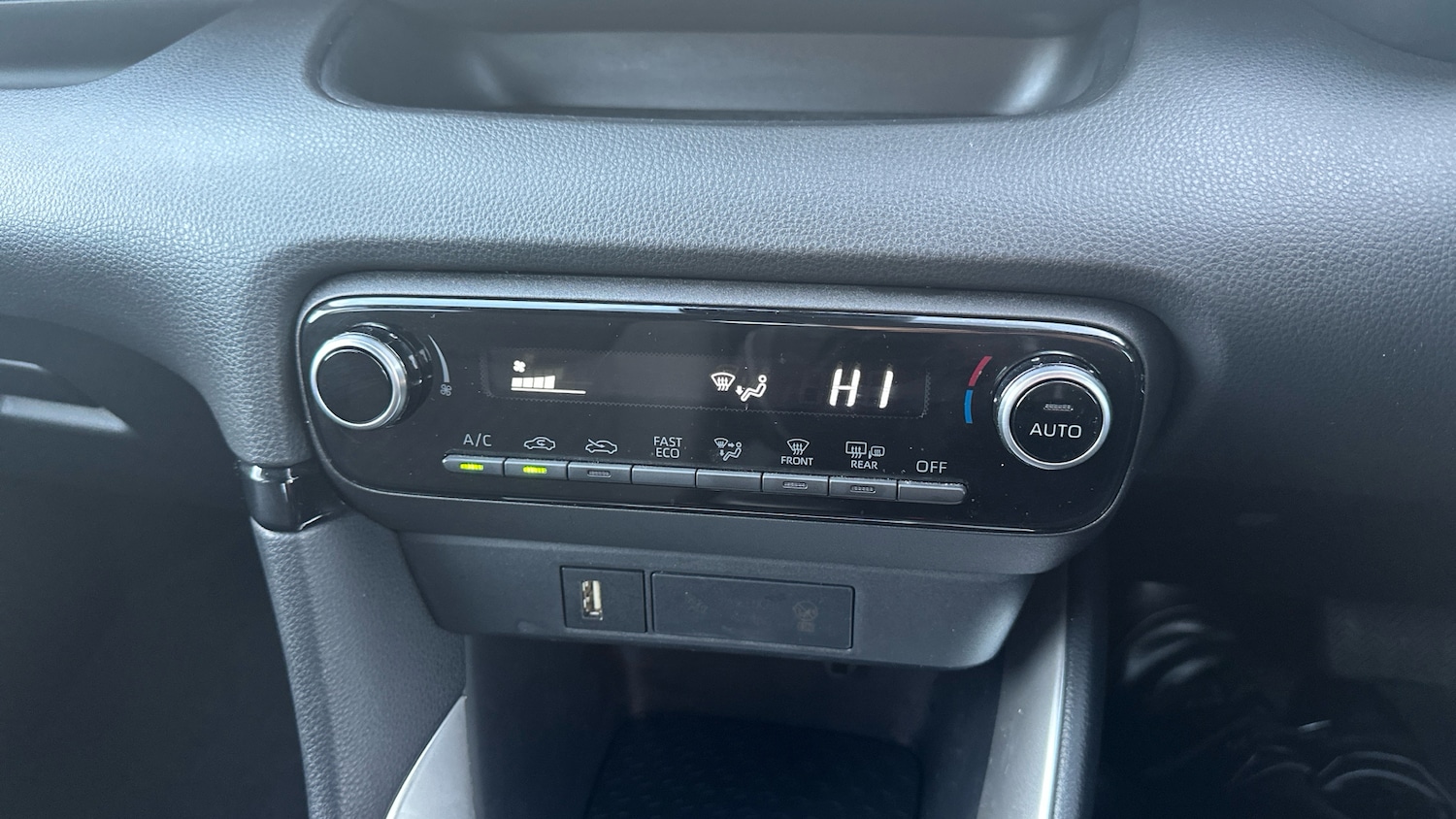 Used Toyota Yaris 2021 for sale - 76709965: Photo 29