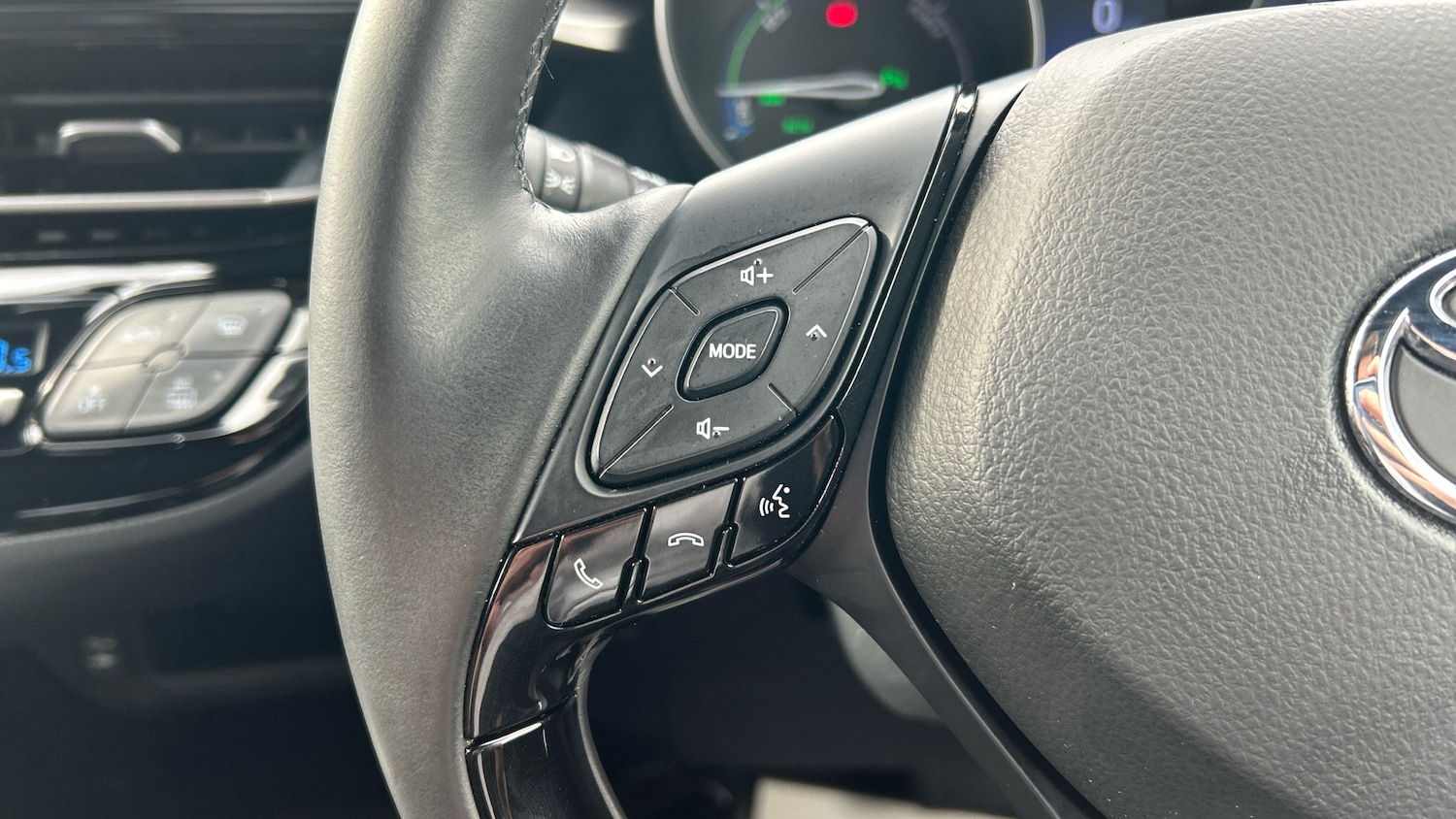 Used Toyota C-HR 2019 for sale - 76142344: Photo 27