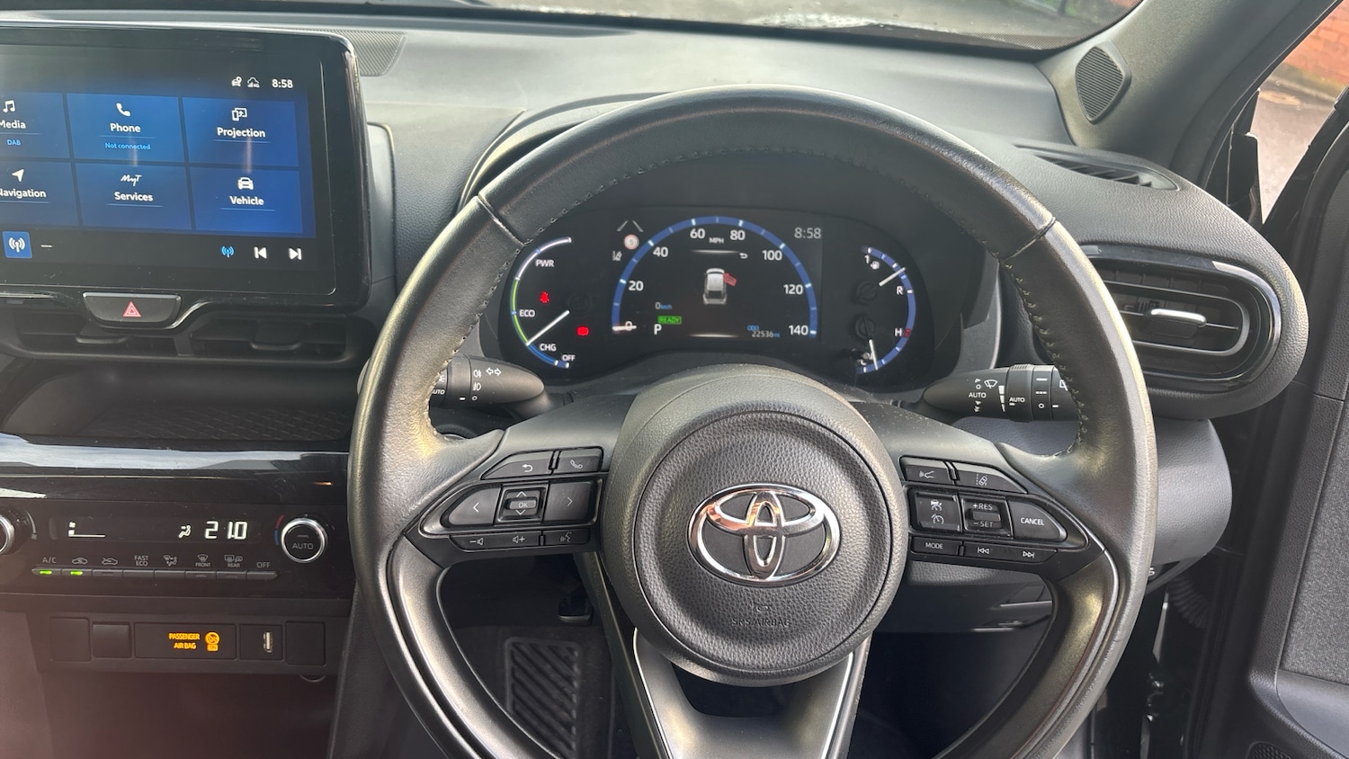 Used Toyota Yaris Cross 2022 for sale - 77643621: Photo 8