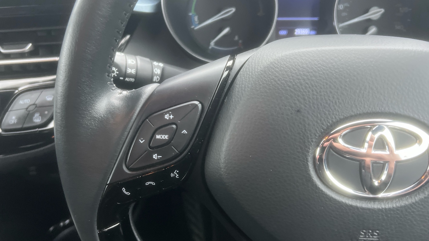 Used Toyota C-HR 2021 for sale - 76891626: Photo 36