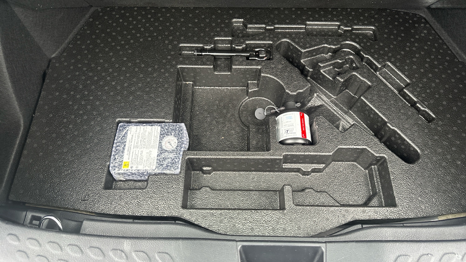 Used Toyota C-HR 2023 for sale - 76508031: Photo 37