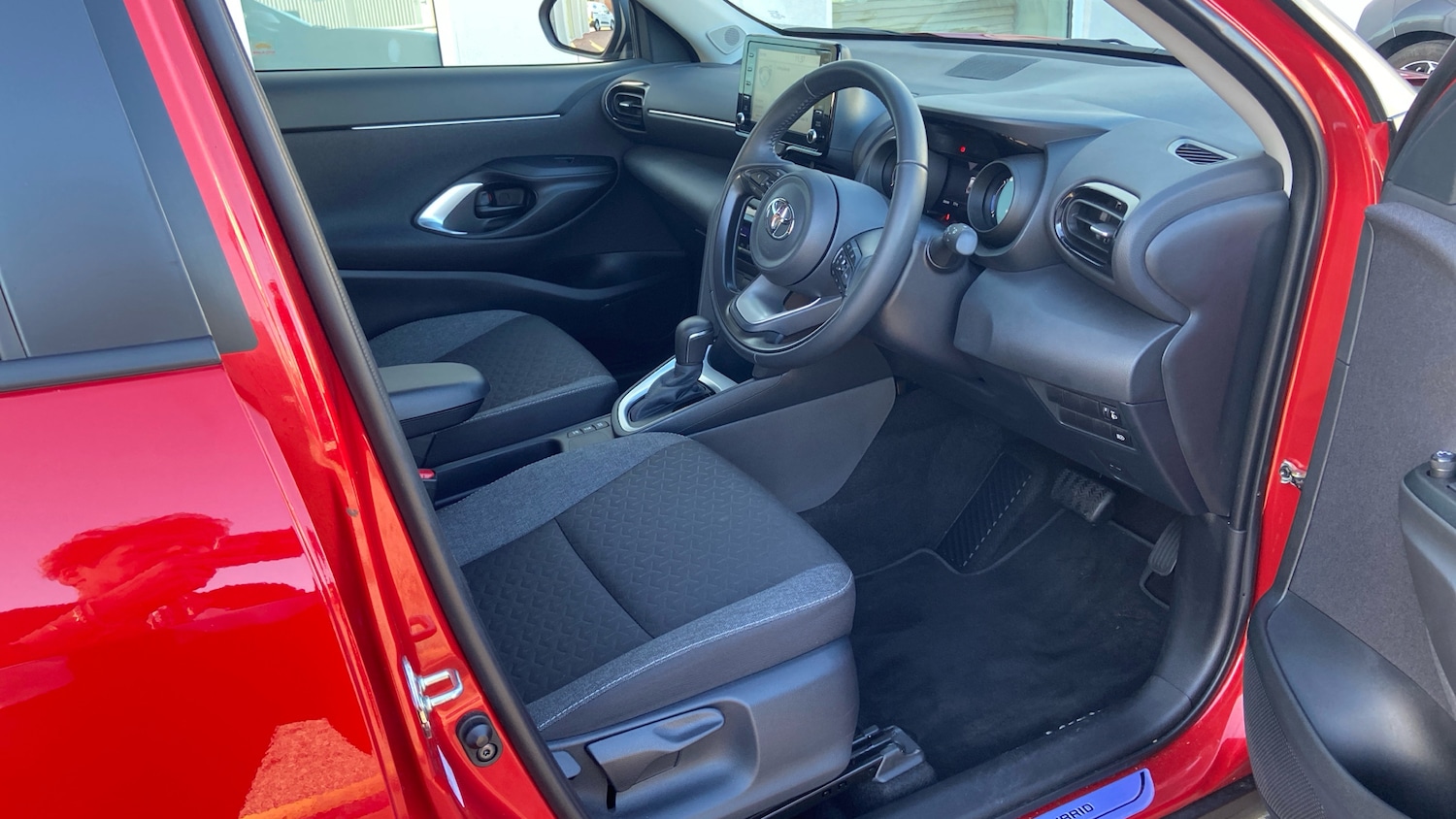 Used Toyota Yaris Cross 2024 for sale - 76924213: Photo 11