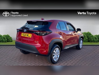 Used Toyota Yaris Cross 2024 for sale - 76924213: Photo