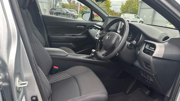 Used Toyota C-HR 2023 for sale - 76149149: Photo 11