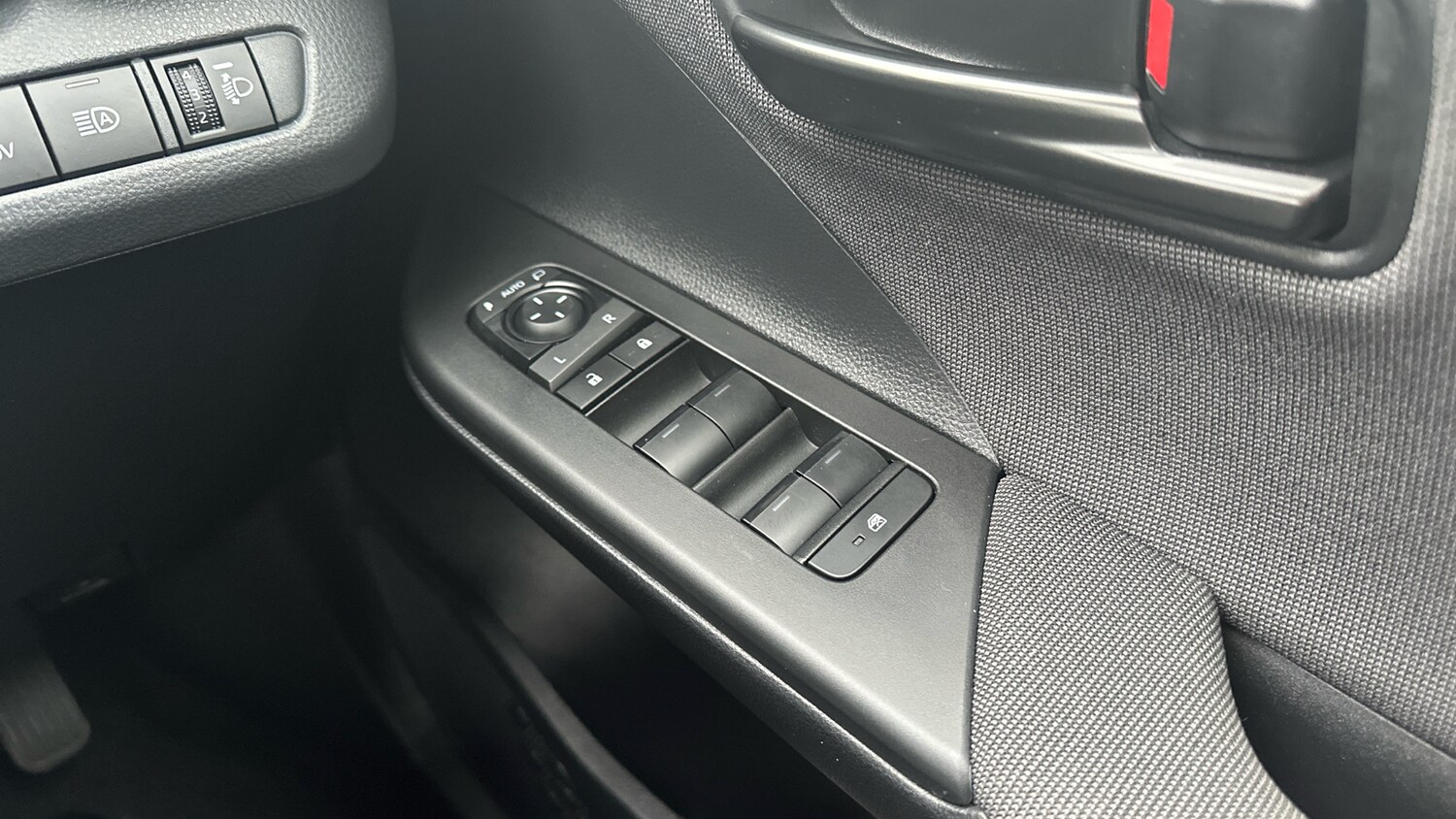 Used Toyota C-HR 2024 for sale - 76265927: Photo 28