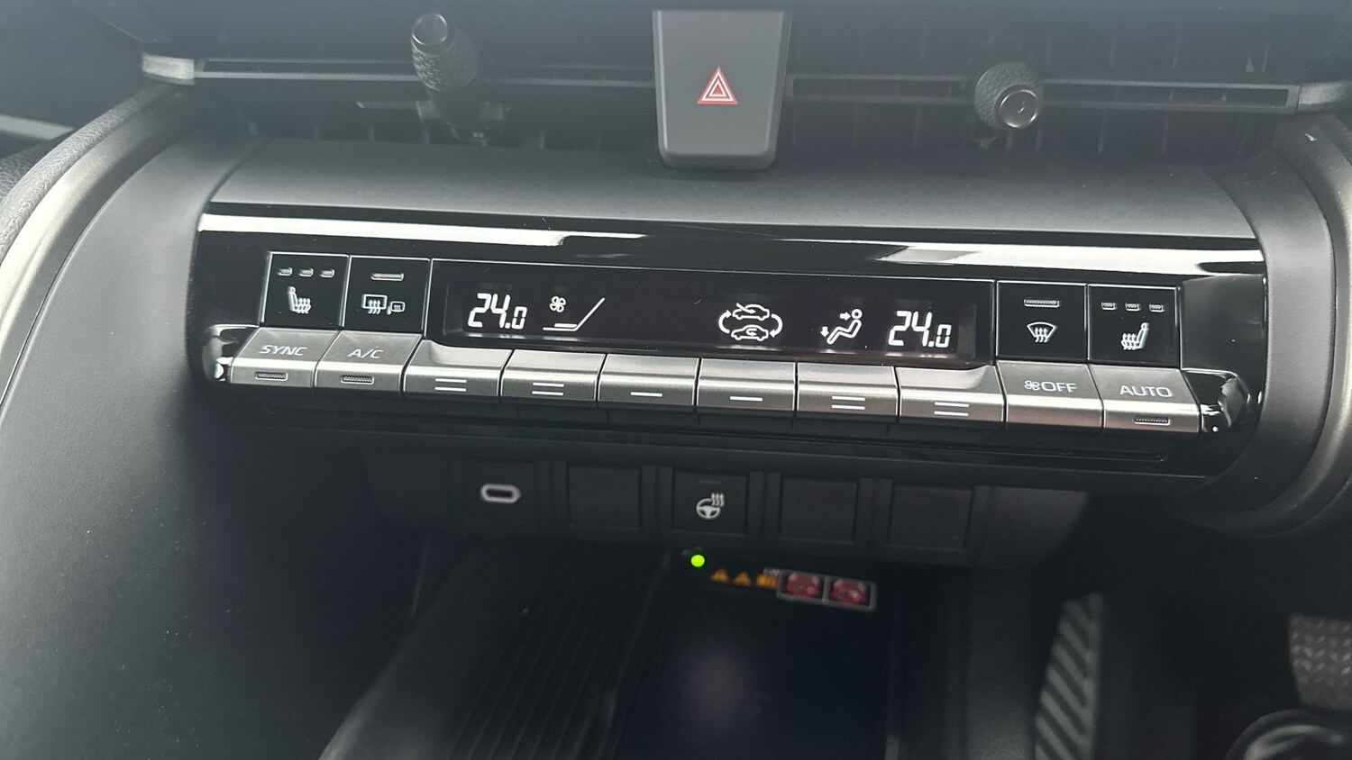 Used Toyota C-HR 2024 for sale - 76265927: Photo 29