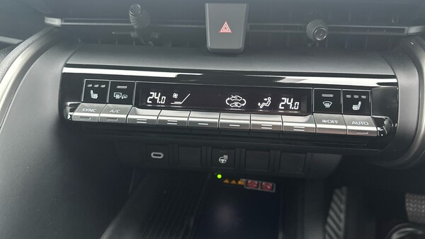 Used Toyota C-HR 2024 for sale - 76265927: Photo 29