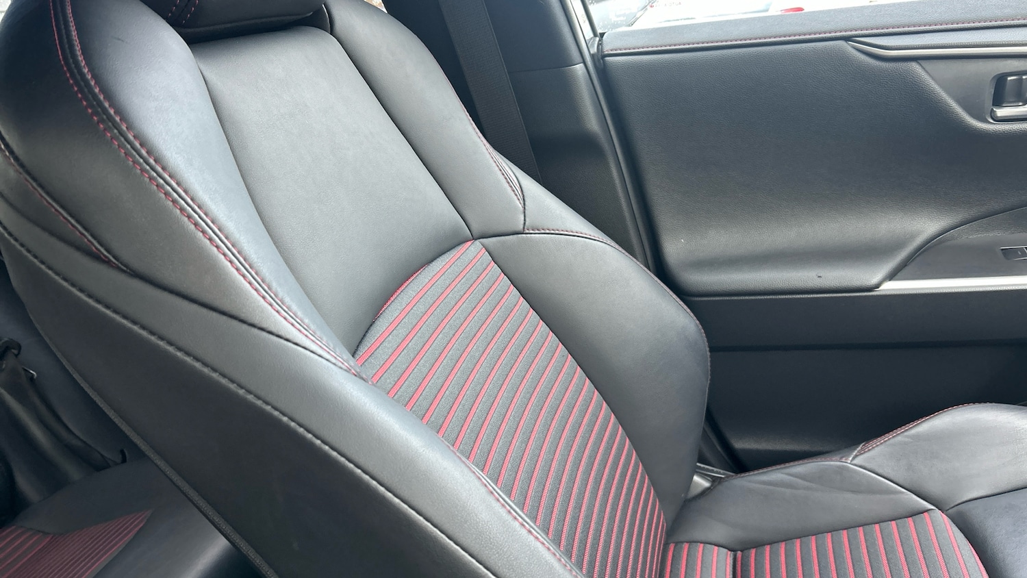 Used Toyota RAV4 2022 for sale - 76640944: Photo 29