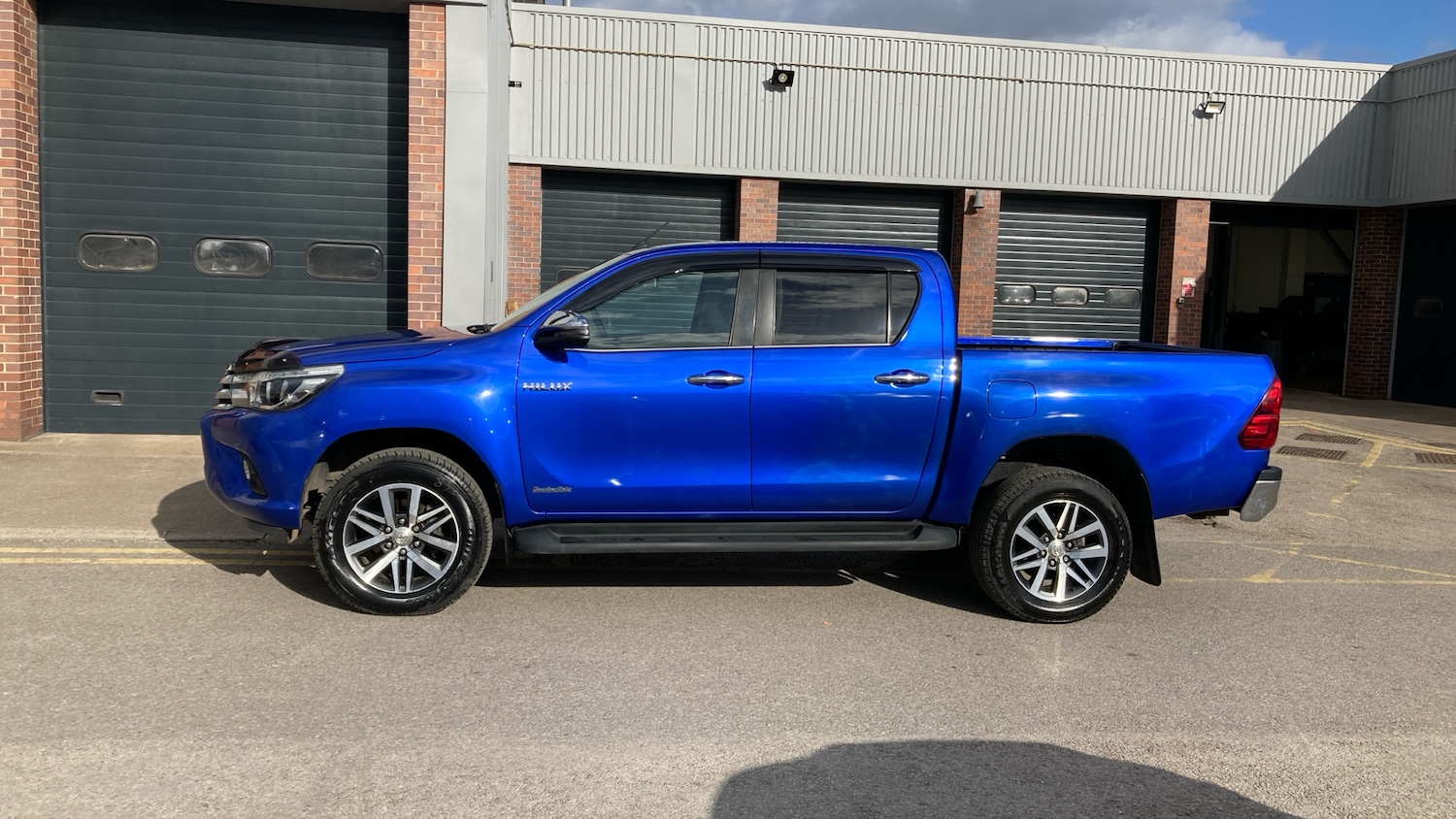 Used Toyota Hilux 2019 for sale - 77951359: Photo 17