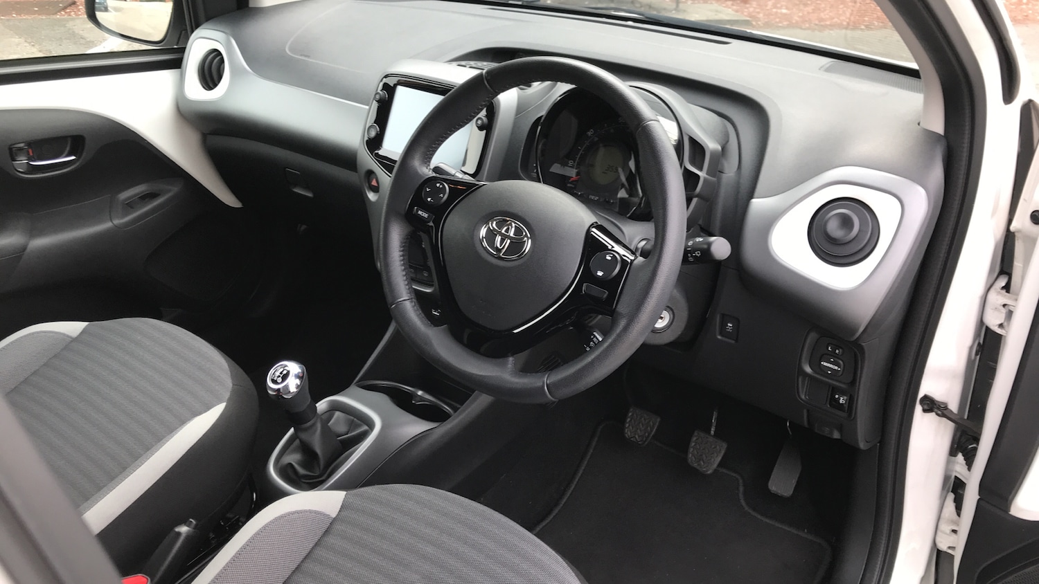 Used Toyota AYGO 2020 for sale - 76384875: Photo 11