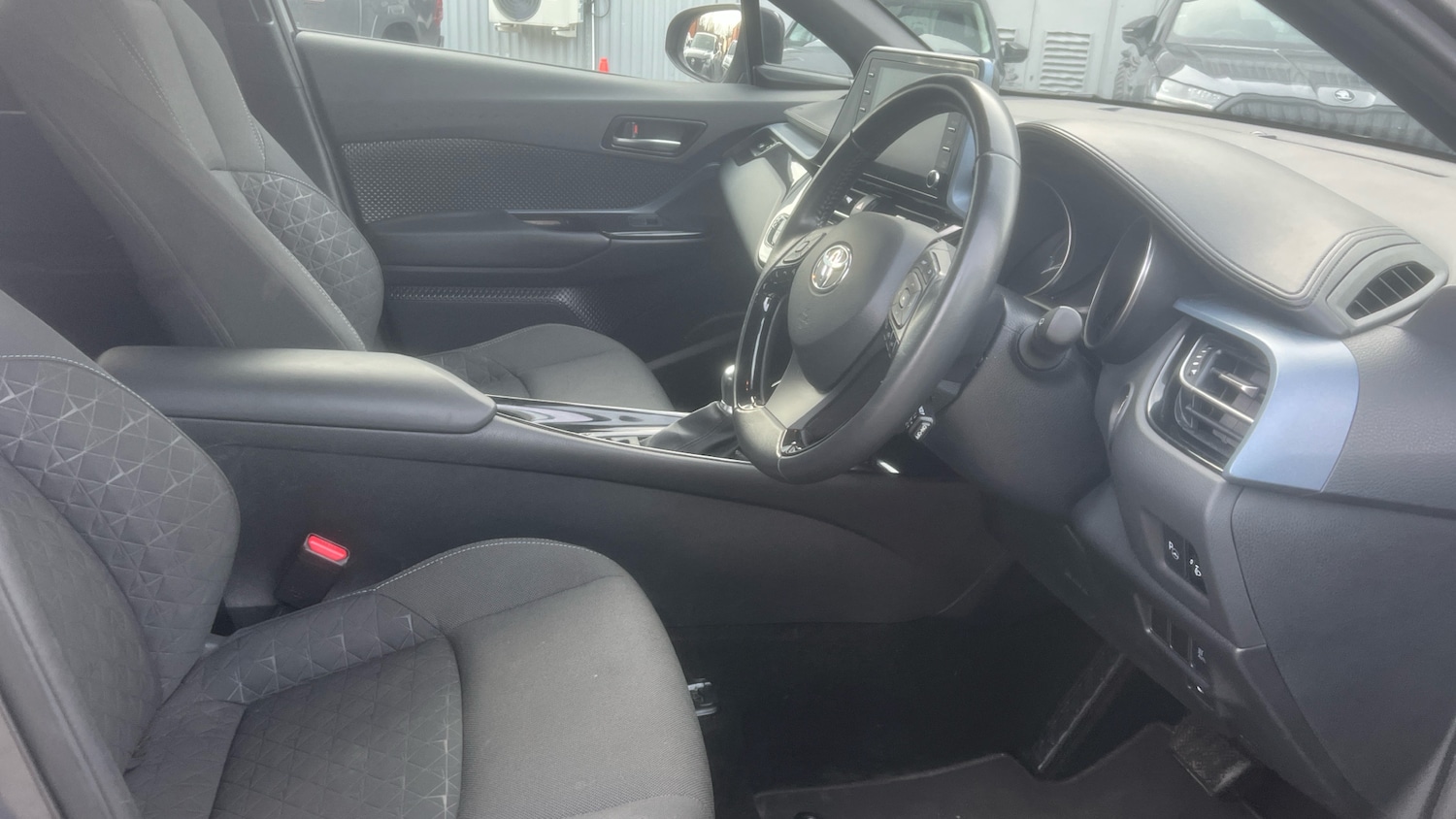 Used Toyota C-HR 2020 for sale - 77609801: Photo 11