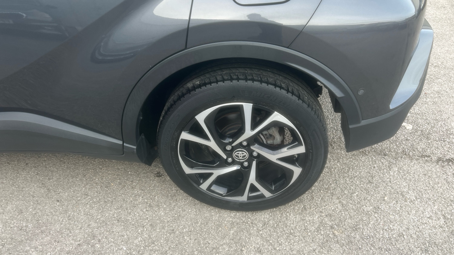 Used Toyota C-HR 2020 for sale - 77609801: Photo 28