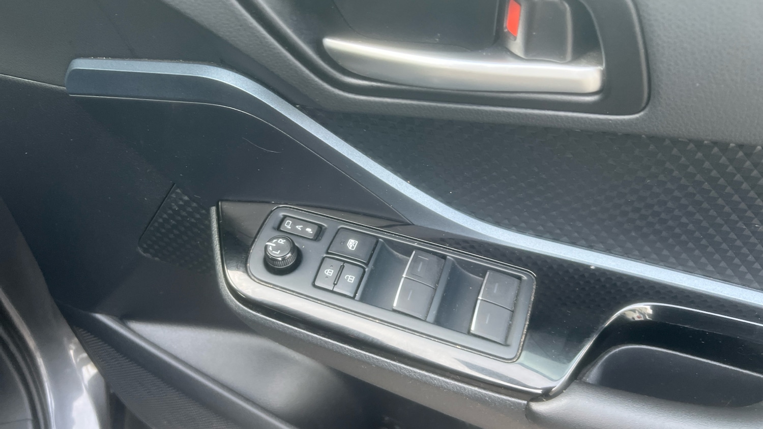 Used Toyota C-HR 2020 for sale - 77609801: Photo 35