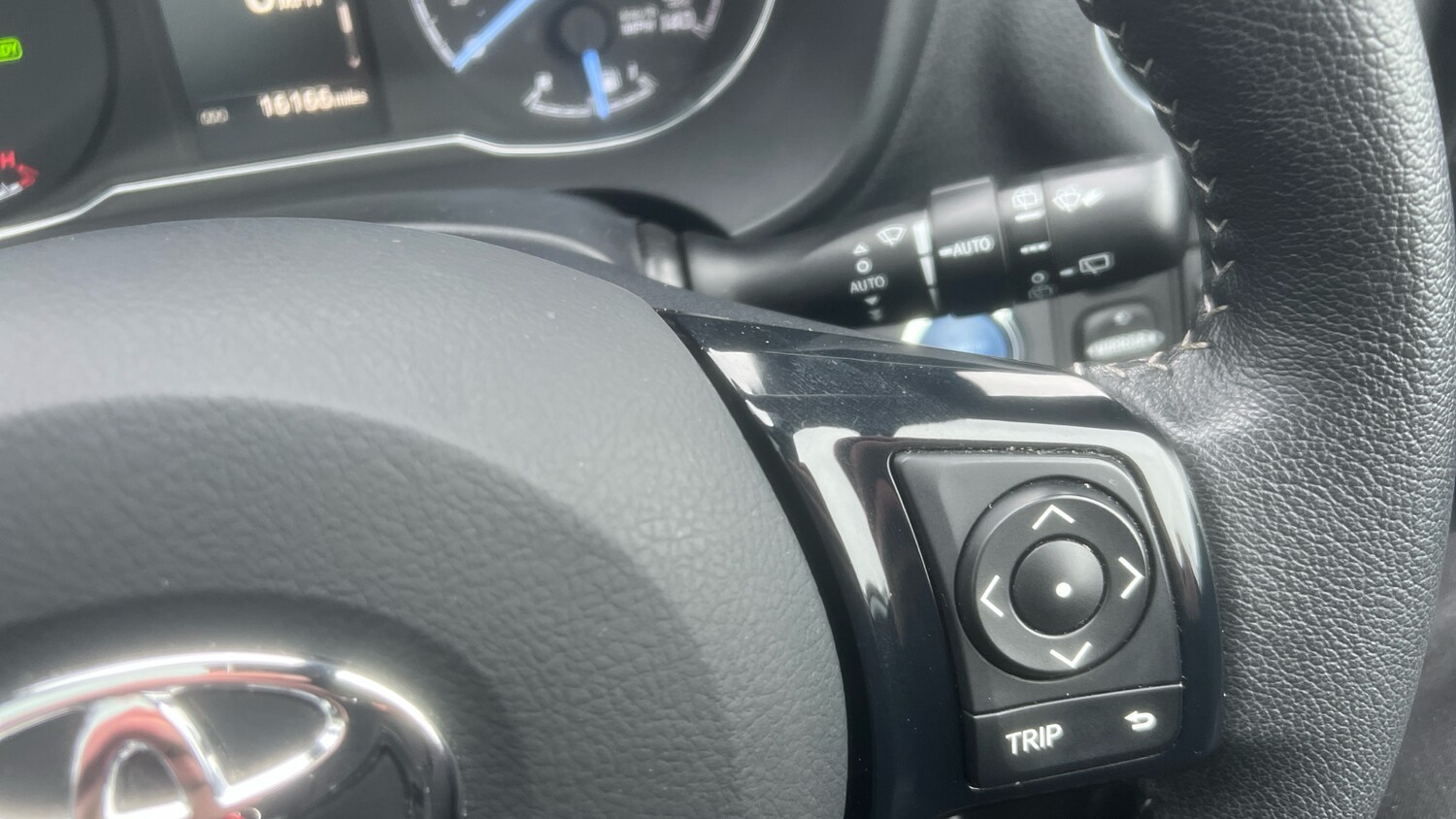 Used Toyota Yaris 2018 for sale - 77746561: Photo 40