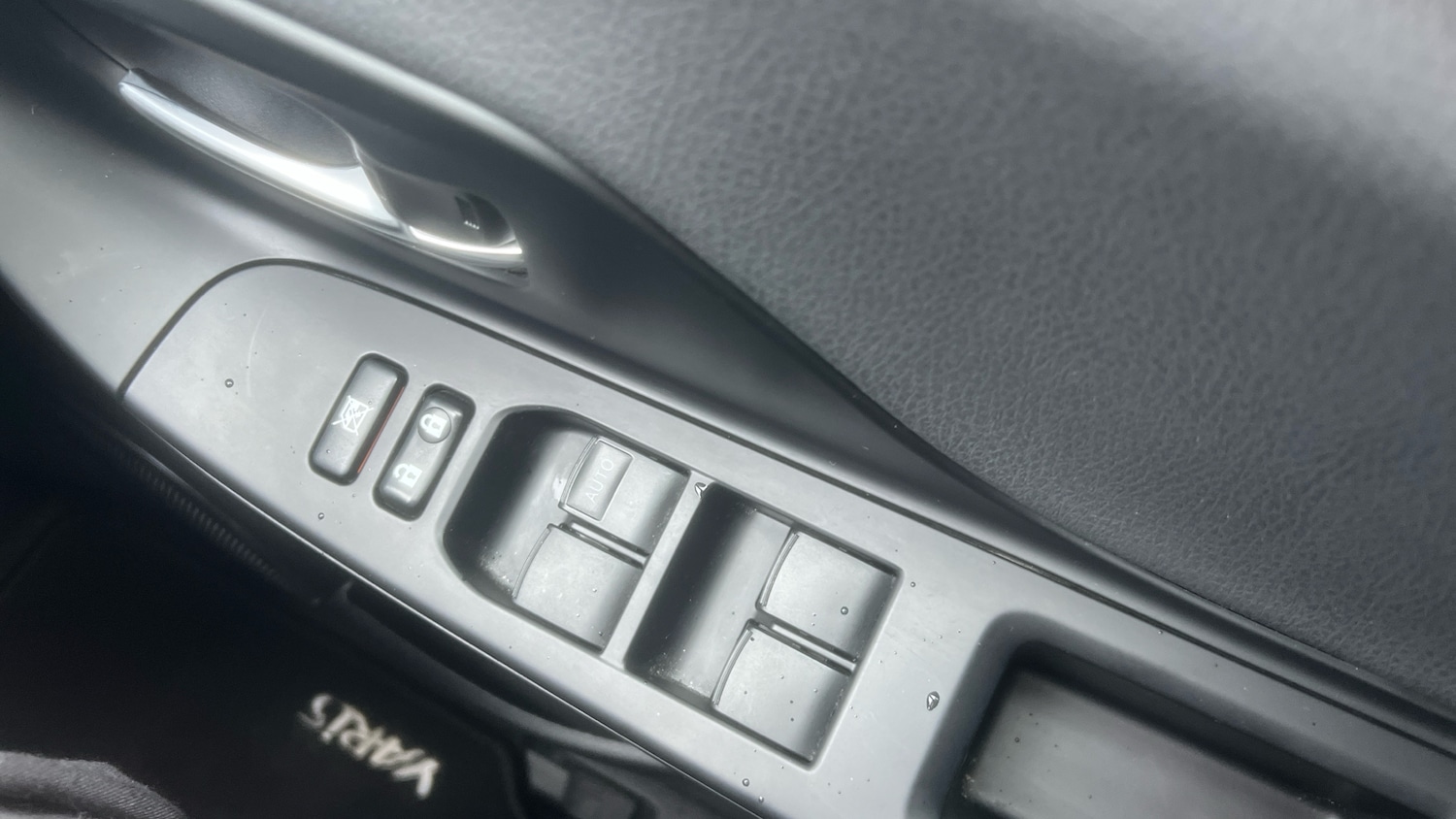 Used Toyota Yaris 2018 for sale - 77746561: Photo 42