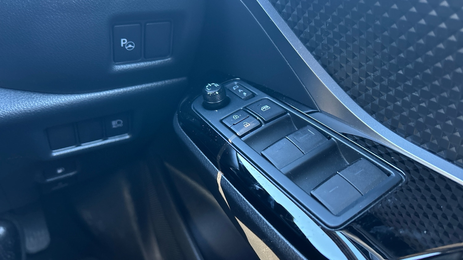 Used Toyota C-HR 2023 for sale - 77171022: Photo 23