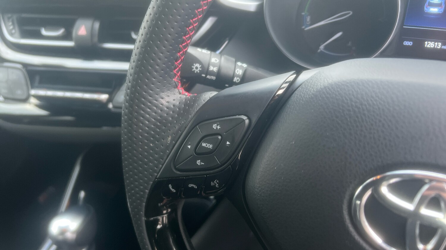 Used Toyota C-HR 2023 for sale - 76234557: Photo 40