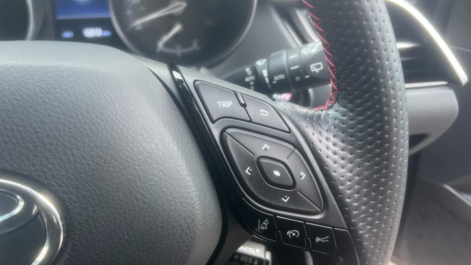 Used Toyota C-HR 2023 for sale - 76234557: Photo 41